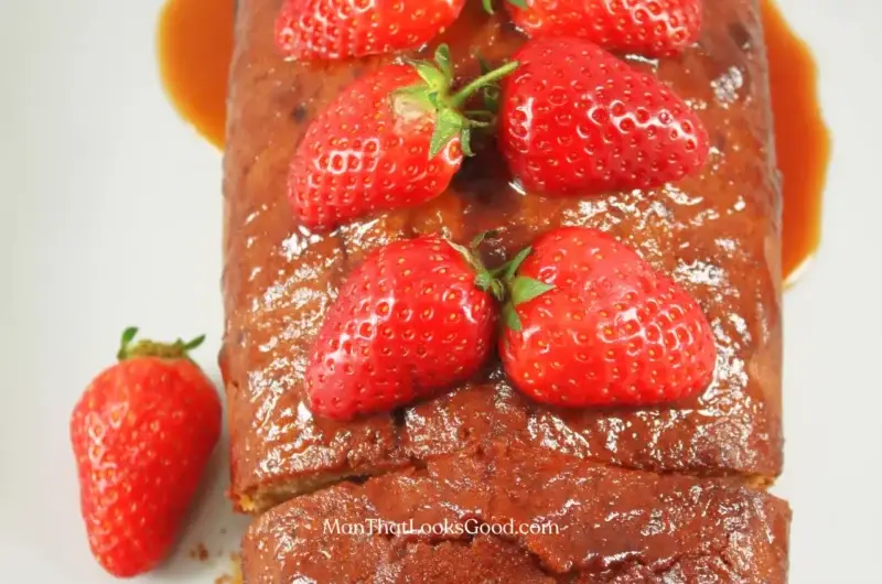 Gâteau aux fraises et au caramel